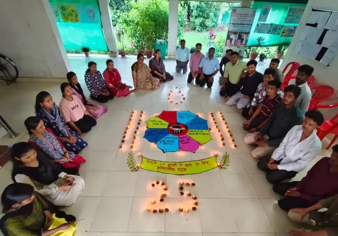 सेवा संकल्प अभियान के अंतर्गत आशीर्वाद का दीया कार्यक्रम से 501 दीपों से जगमगाया नारायणपुर का लिंगो मुदीयाल कृषि महाविद्यालय
#सेवा_संकल्प_अभियान #आशीर्वाद_का_दीया #AshirwadKaDiya #SevaSankalpAbhiyan #SevaSankalp JanSeva JanBhagidari ViksitChhattisgarh SevaSeVikas CGkeAshirwadkaDiya sevasankalpabhiyan modiat25 vishnubhaiya Narayanpur