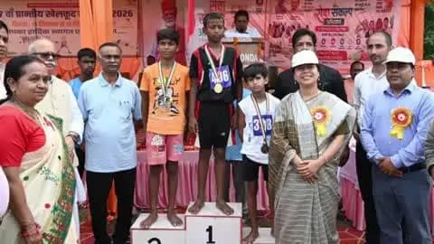 गोंडा: जवाहरलाल नेहरू स्टेडियम में 37वें प्रांतीय खेलकूद प्रतियोगिता के आयोजन में कमिश्नर ने खिलाड़ियों का बढ़ाया उत्साह