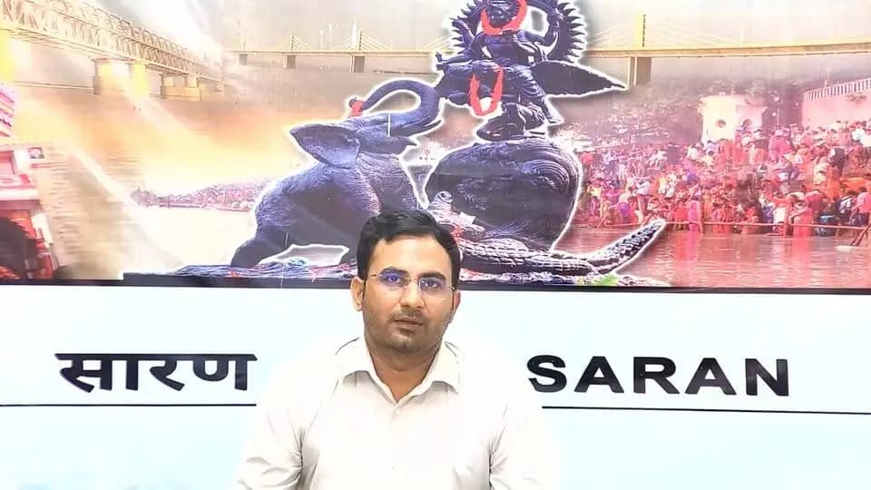 कृषि विभाग, बिहार द्वारा संचालित कृषि विभाग की विभिन्न योजनाओं के बारे में जानकारी देने के लिये जिला कृषि पदाधिकारी, सारण श्री मधुरेन्द्र कुमार सिंह जिला प्रशासन, सारण के फेसबुक पेज पर लाइव रहेंगे। इस संबंध में जानकारी प्राप्त करने के लिये निर्धारित समय पर जिला प्रशासन, सारण के फेसबुक पेज से जुड़ें।
दिनांक: 18 सितम्बर 2026
समय: 04:30 PM
जिला प्रशासन, सारण