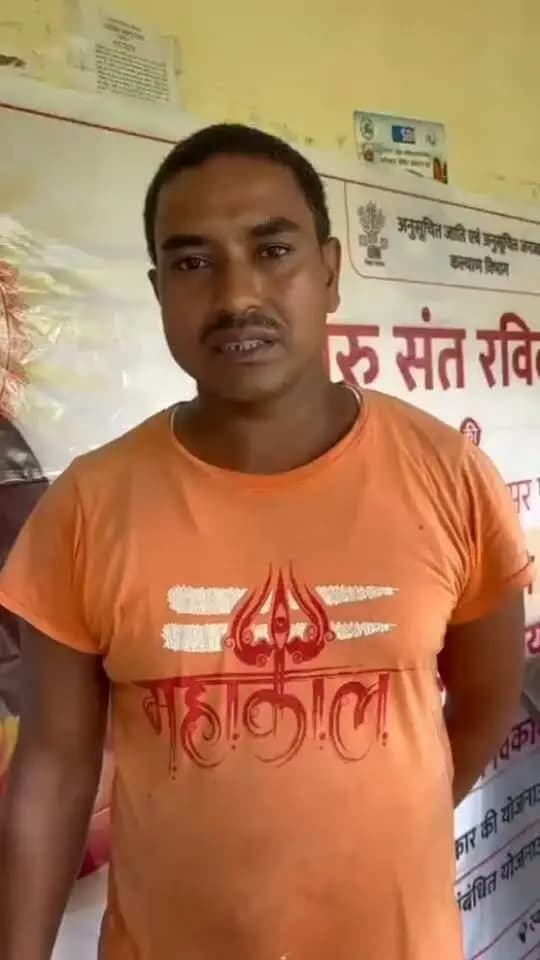 संत रविदास जी की 650वीं जयंती पर पूर्णिया जिले के 13 प्रखंडों के अनुसूचित जाति बहुल टोलों में विकास शिविरों का आयोजन किया जा रहा है। जिसमें अनुसूचित जाति समुदाय के सभी पात्र परिवारों को राज्य सरकार की विभिन्न कल्याणकारी योजनाओं और सुविधाओं का सीधा लाभ दिया जा रहा है। विभिन्न विभागों के पदाधिकारी और कर्मी शिविर स्थल पर उपस्थित रहकर पात्र लाभार्थियों का पंजीकरण और योजनाओं से जुड़ी समस्याओं का तुरंत समाधान कर रहे हैं।