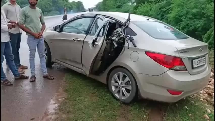 माण्डलगढ़: बीगोद में कार और बाइक की भिड़ंत, माता-पिता सहित बेटे की हुई मौत