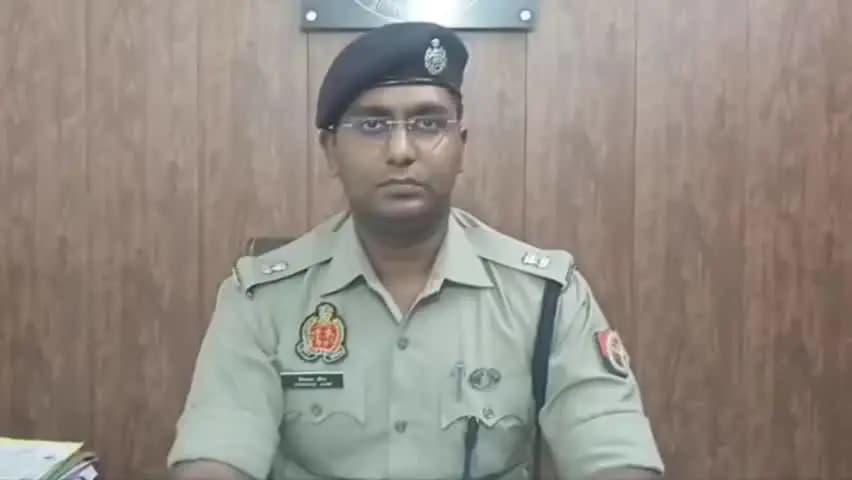 लालगंज: 5 लाख रुपए कीमत के गांजे के साथ 3 अंतर्राज्यीय तस्कर गिरफ्तार, कार्रवाई पर एसपी ग्रामीण चिराग जैन का बयान आया