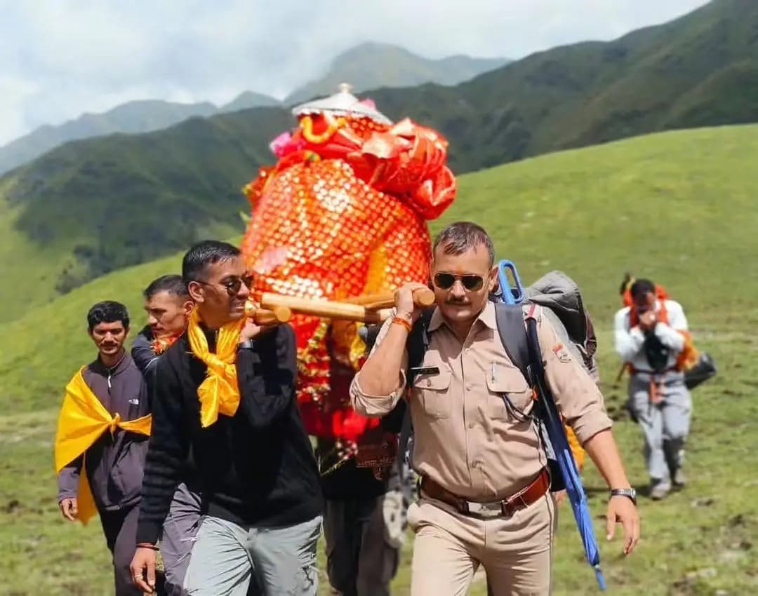 चमोली: माँ नन्दा जात यात्रा की देव डोलियाँ अपने निर्धारित पड़ावों पर पहुँचीं