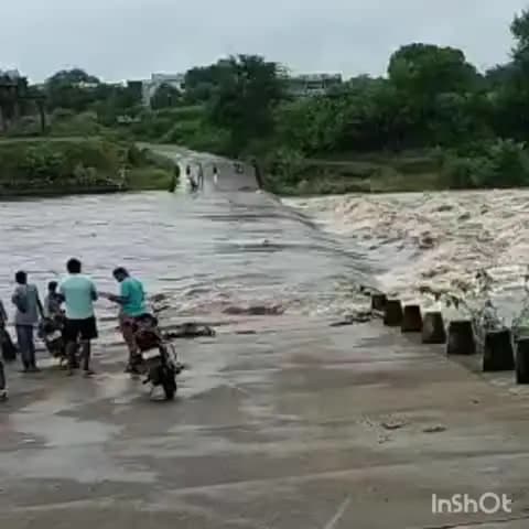 गढ़ी: जिले में दिन भर हुई तेज बारिश, गढ़ी उपखंड के रोहिड़ा-वजाकरा चाप नदी और रोहिड़ा नाला उफान पर, गढ़ी उपखंड से संपर्क कटा