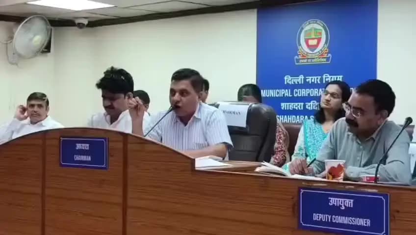 यमुना विहार: एमसीडी पूर्वी जोन की बैठक में अतिक्रमण पर हुई चर्चा, पार्षदों ने अधिकारियों पर लगाए गंभीर आरोप