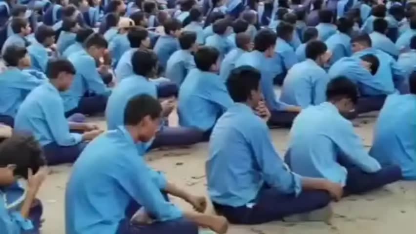खगौल: स्वच्छता ही सेवा 2026 और युवाओं की भागीदारी अभियान के तहत, दानापुर के आदर्श विद्यालय में चला स्वच्छता अभियान