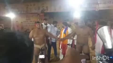 हाथरस: दाऊजी महाराज मेले में अखिल भारतीय कुश्ती दंगल में 61,000 की हुई कुश्ती, दिग्गज पहलवान ने उत्तरे अखाड़े में दिखाए पैतरे