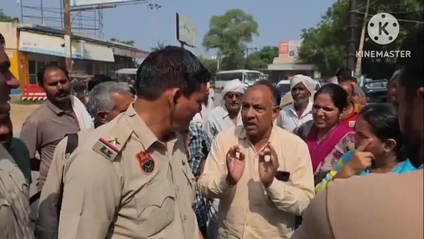 कनीना: कनीना में रोडवेज बस के आगे बाइक लगाकर पथराव, ड्राइवर से मारपीट का प्रयास; 2 युवकों पर रॉड दिखाकर धमकाने का आरोप
