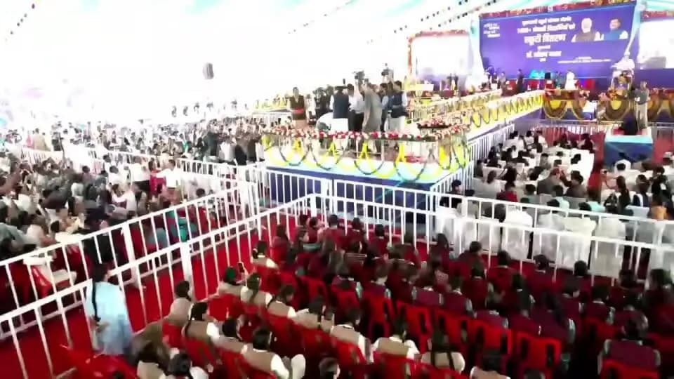मुख्यमंत्री डॉ. मोहन यादव के मुख्य आतिथ्य में भोपाल में मुख्यमंत्री स्कूटी योजना अंतर्गत आयोजित मेधावी विद्यार्थियों को स्कूटी वितरण कार्यक्रम
#Bhopal