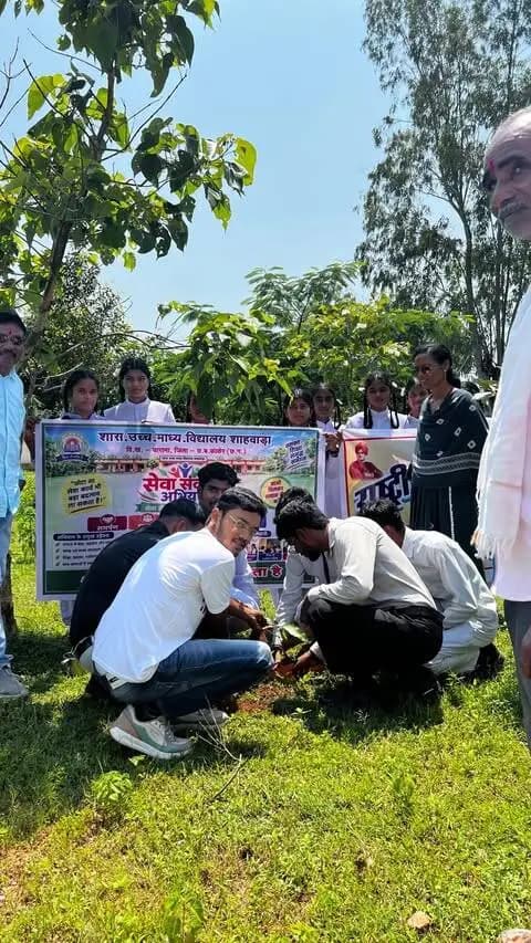 🌱 आज एक पौधा लगाया, आने वाले कल के लिए उम्मीद जगाई। ❤️
सेवा संकल्प अभियान के अंतर्गत आज वृक्षारोपण कार्यक्रम में शामिल होकर प्रकृति के संरक्षण का संकल्प लिया। 🌳🤝
एक पौधा सिर्फ़ पेड़ नहीं, बल्कि आने वाली पीढ़ियों के लिए स्वच्छ हवा, हरियाली और बेहतर भविष्य की उम्मीद है। 💚
🌱 आज का पौधा, कल की छांव।
🇮🇳 मेरा युवा भारत, कांकेर
#SevaSankalp #TreePlantation #MYBharatKanker #KankerVolunteers #Kanker
