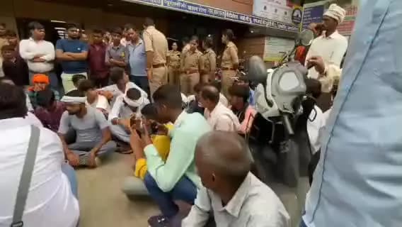 सीतापुर: साई संजीवनी अस्पताल में ऑपरेशन के बाद मरीज की बिगड़ी हालत, हुआ जमकर बवाल