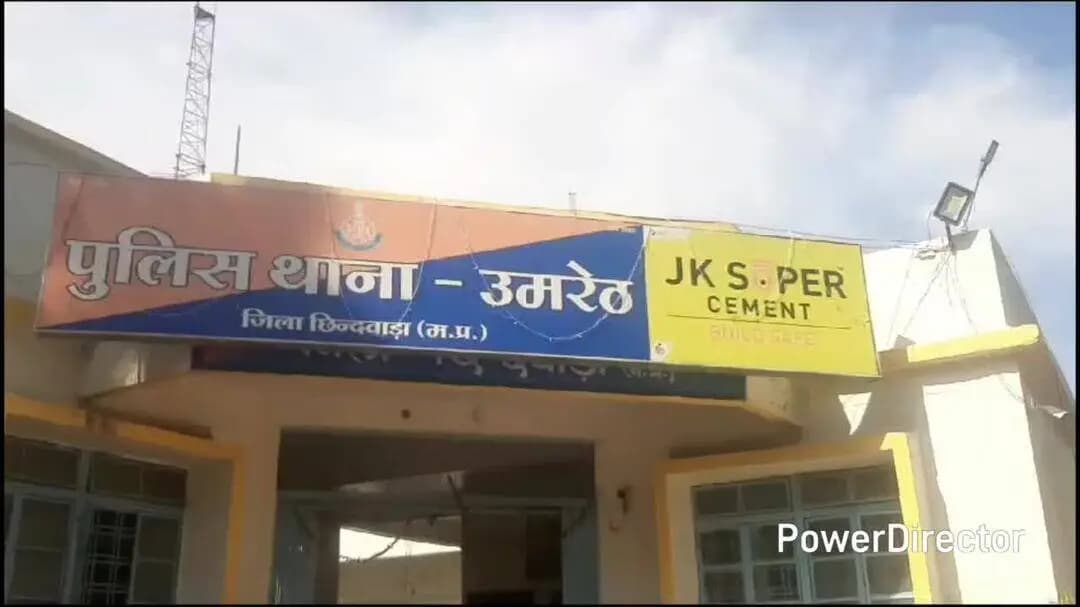 उमरेठ: उमरेठ में पिता की हत्या कर भागे आरोपी को प्रयागराज से पकड़ा, ढाबे से उमरेठ लाया गया