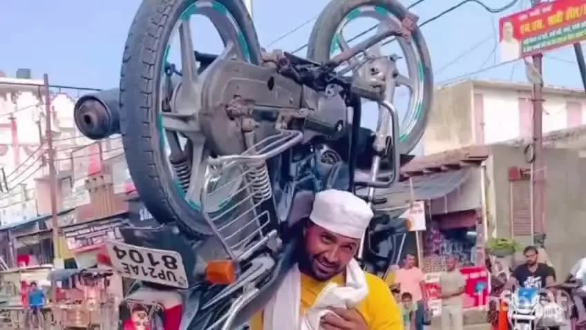 संभल: मनौटा तिराहा पर बाइक स्टंट करना पड़ा भारी, युवक पर पुलिस की कार्रवाई, ₹28,500 का चालान और बाइक सीज
