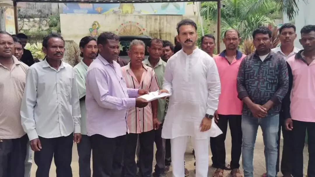 ପାରଳାଖେମୁଣ୍ଡି: କୋଠ ଘର ଓ ନୂଆ ଚର୍ଚ୍ଚ ନିର୍ମାଣ ପାଇଁ ଆର୍ଥିକ ସହାୟତା ଦାବି