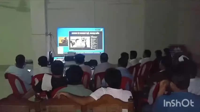 चंदला: चंदला में राहुल गांधी के 'छात्रों की गूंज' कार्यक्रम का सीधा प्रसारण, युवा-कांग्रेस कार्यकर्ता रहे मौजूद