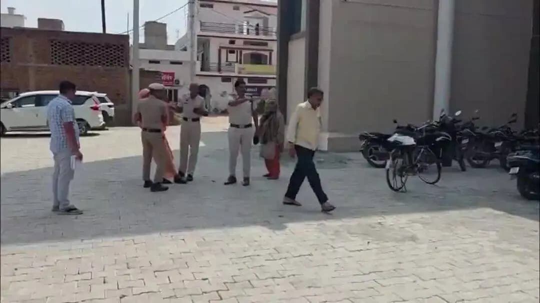 कनीना: कनीना सिविल कोर्ट परिसर में जज के खिलाफ नारेबाजी, एक व्यक्ति हिरासत में