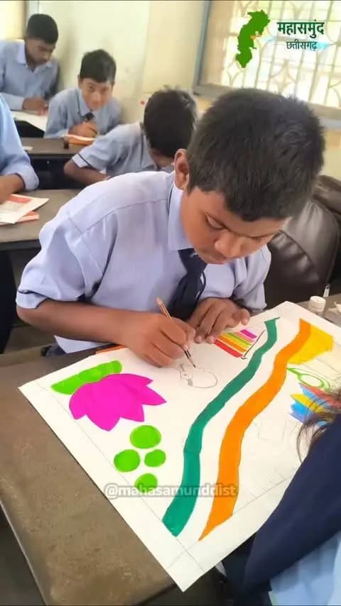 Gne Z ने रंगों में दिखाया कैसा होगा उनके सपनों का भारत... 2047 के विकसित भारत को उतारा कैनवास पर..
#SevaSankalp #ViksitBharat2047 #सेवा_संकल्प_अभियान #viksitbharat #painting student मेरे सपनों का भारत चित्र सेवा
