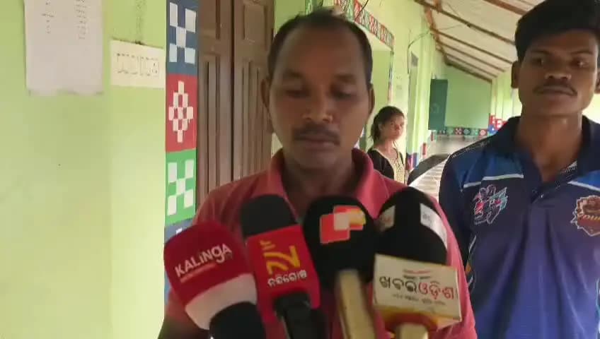 ରାୟଗଡା: କୋଲନରା ବ୍ଲକର ରୋବାଡ଼ି ବାଳିକା ସେବାଶ୍ରମ ବିଦ୍ୟାଳୟରେ ଜଣ୍ଡିସ ଆତଙ୍କ ନେଇ ଜଣେ ଅଭିଭାବକଙ୍କ ପ୍ରତିକ୍ରିୟା