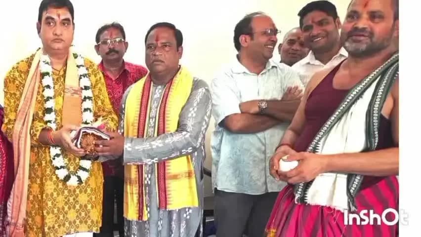 ଅତାବିରା: ଅତାବିରା ସାର୍ବଜନୀନ ଦୁର୍ଗାପୂଜା ପାଇଁ କର୍ତ୍ତା ବରଣ