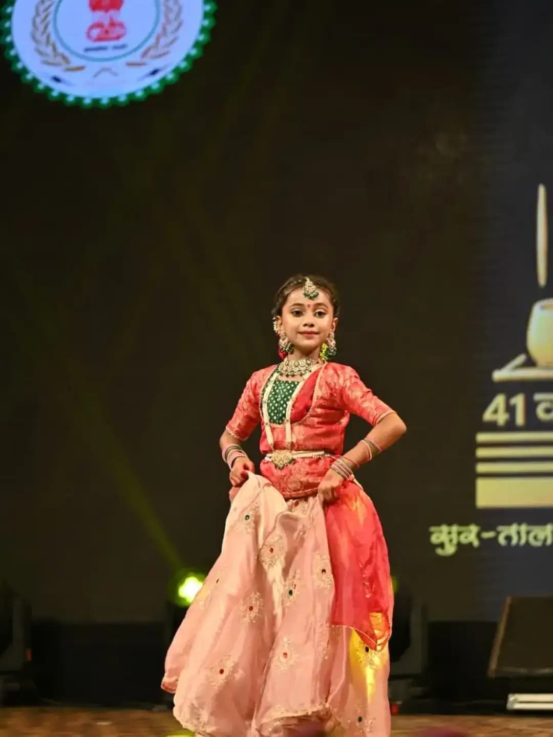 श्रीनिका ने कथक प्रस्तुति से मोहा दर्शकों का मन
कथक की उभरती प्रतिभा ने कम उम्र में बनाई खास पहचान
#41chakradharsamaroh #raigarh