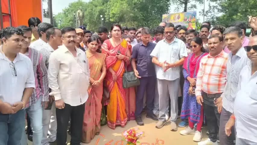 ଝାରସୁଗୁଡା: ଖଳିଆକାନି ଠାରେ ନବନିର୍ମିତ ଗୋଷ୍ଠୀ ସ୍ୱାସ୍ଥ୍ୟ କେନ୍ଦ୍ରର ଶୁଭ ଉଦଘାଟନ କାର୍ଯ୍ୟକ୍ରମ ଅନୁଷ୍ଠିତ,ଯୋଗଦେଲେ ରାଜସ୍ୱ ମନ୍ତ୍ରୀ