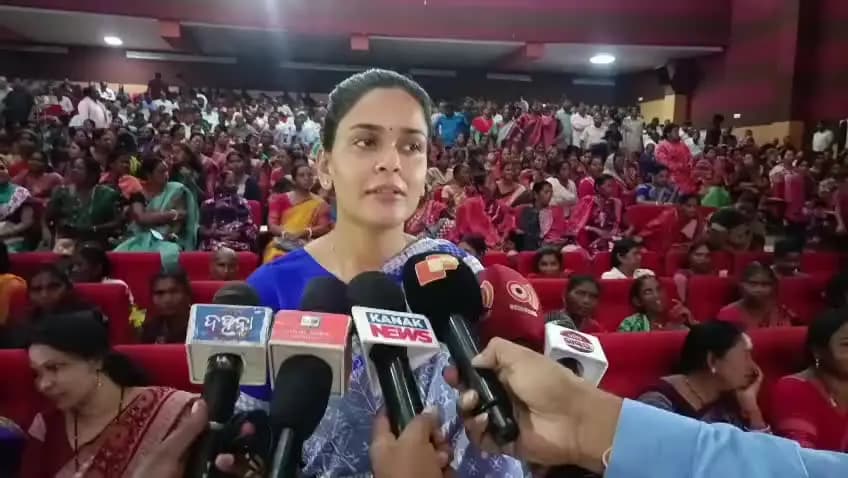 ଝାରସୁଗୁଡା: ନବ ଦାସ ଫାଉଣ୍ଡେସନ ପକ୍ଷରୁ ଝାରସୁଗୁଡ଼ାରେ ଭବ୍ୟ ନୂଆଁଖାଇ ଭେଟଘାଟ କୁ ନେଇ ପ୍ରତିକ୍ରିୟା ରଖିଲେ ଦୀପାଳି ଦାସ