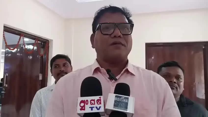 ରାୟଗଡା: ପ୍ରଧାନମନ୍ତ୍ରୀ ନରେନ୍ଦ୍ର ମୋଦିଙ୍କ ଜନ୍ମ ଦିନ ଅବସରରେ ଦୀପ ପ୍ରଜ୍ବଳନ ନେଇ ରାୟଗଡା ବିଧାୟକ କାଡ୍ରାକା ଆପାଲସ୍ବାମୀଙ୍କ ପ୍ରତିକ୍ରିୟା