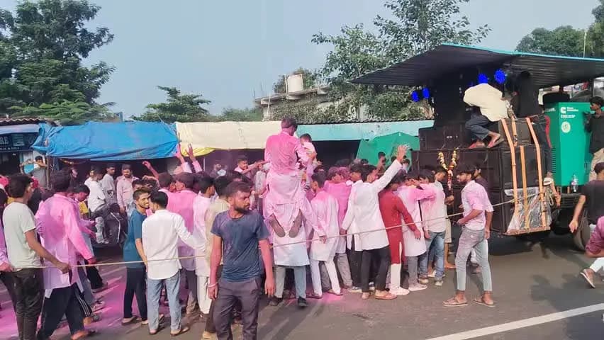 Gujrat me Ganpati Bappa ji ka aaj Visarjan ho raha ths #new#viral#trending @vishal.aggarwal21 #aajkamudda