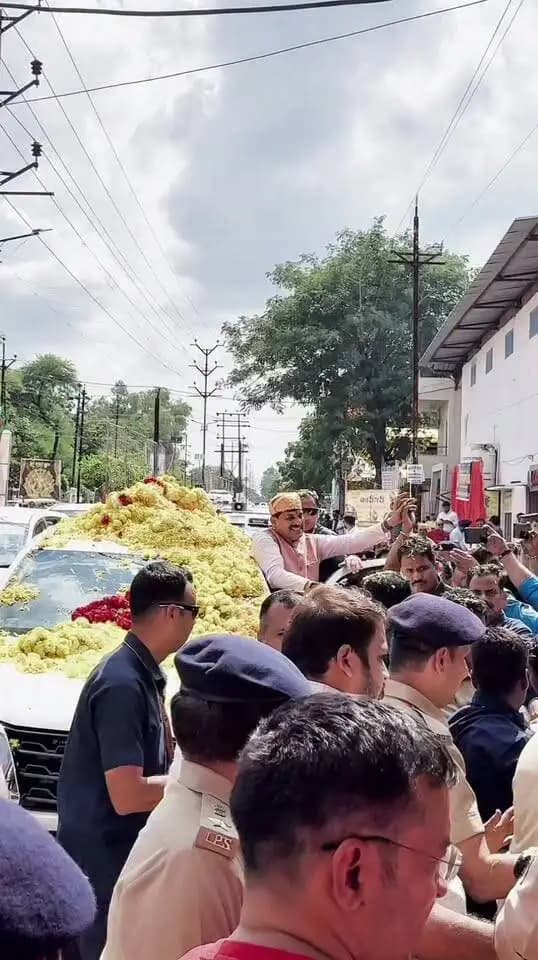 ⏩नीमच में शीघ्र शुरू होगा एयरपोर्ट, सर्वसुविधायुक्त स्टेडियम का होगा निर्माण : मुख्यमंत्री डॉ. यादव
⏩आगामी वर्षों में साढ़े तीन लाख से अधिक शासकीय भर्तियां की जाएंगी
⏩आशीर्वाद का दीया’ सनातन परंपरा और सांस्कृतिक विरासत का प्रतीक
⏩सेवा से संकल्प अभियान जनभागीदारी और सेवा की भावना को सशक्त करने का माध्यम
CM Madhya Pradesh
Jansampark Madhya Pradesh
#Seva_Sankalp_Abhiyan
#Neemuch
#नीमच