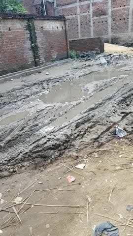 dharahara pul se uter said mushartoli road rasta hai wad parsad narm niwedn ha ki kirpya rasta ko thik kiya jay aapka vi