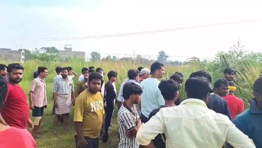 अमेठी: अमेठी में हाईटेंशन लाइन की चपेट में आने से युवक की मौत, जांच जारी