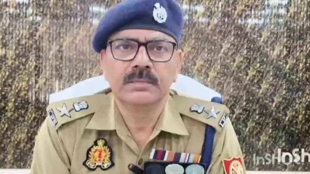 बलिया: जिले के हर थाने के साइबर हेल्प डेस्क पर पांच-पांच पुलिसकर्मी तैनात किए गए