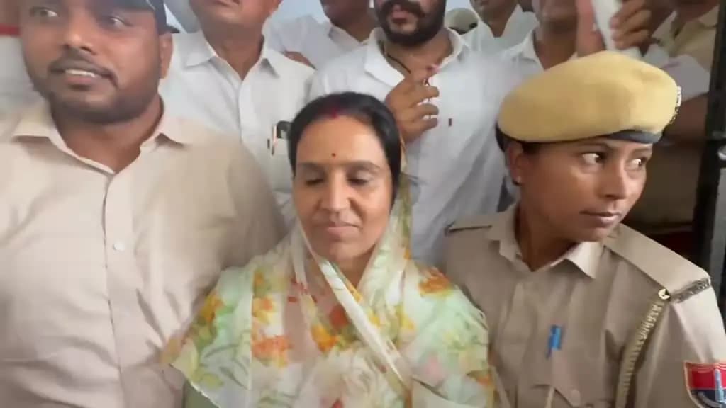 धरियावद: धरियावद नगरपालिका अध्यक्ष चुनाव में लॉटरी से विजय होने पर भारतीय जनता पार्टी की रेखा चौधरी ने जनता का जताया आभार