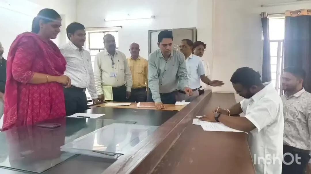अरनोद: अरनोद नगर पालिका के प्रथम अध्यक्ष बने भाजपा के राहुल मीणा, 15 वोट से दर्ज की जीत, प्रशासन और पुलिस पूरी तरह मुस्तैद