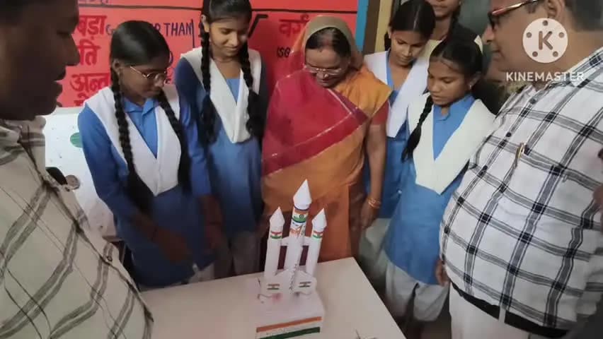 हटा: सेवा संकल्प अभियान: रजपुरा के कस्तूरबा गांधी बालिका छात्रावास में विविध कार्यक्रम, हटा विधायक उमादेवी हुईं शामिल