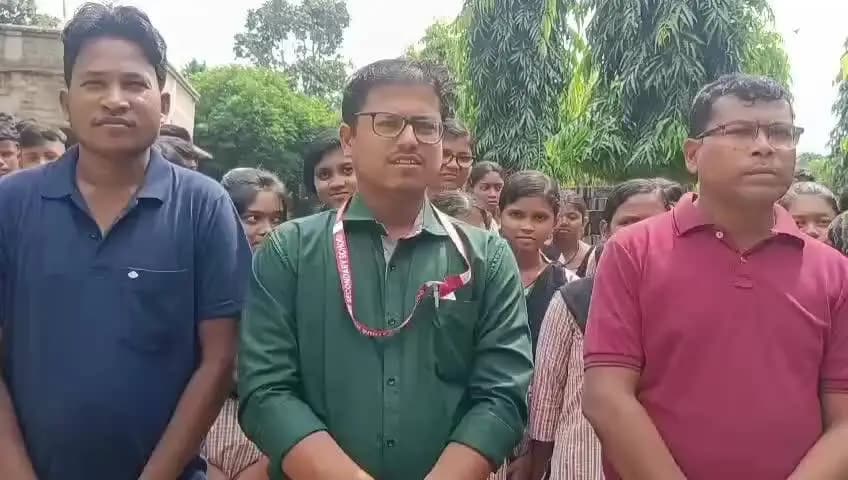 ବାରିପଦା ସଦର: ନୂତନ ଜିଆଇଏ ଦାବି: କୋଷ୍ଠା ସ୍ଥିତ ଗୌର ମୋହନ ସାଥୁଆ ଉଚ୍ଚ ମାଧ୍ୟମିକ ବିଦ୍ୟାଳୟର ଅଧ୍ୟାପକ ଓ କର୍ମଚାରୀ ସାମୂହିକ ଛୁଟିରେ; ଶୁଣନ୍ତୁ କଣ କହିଲେ