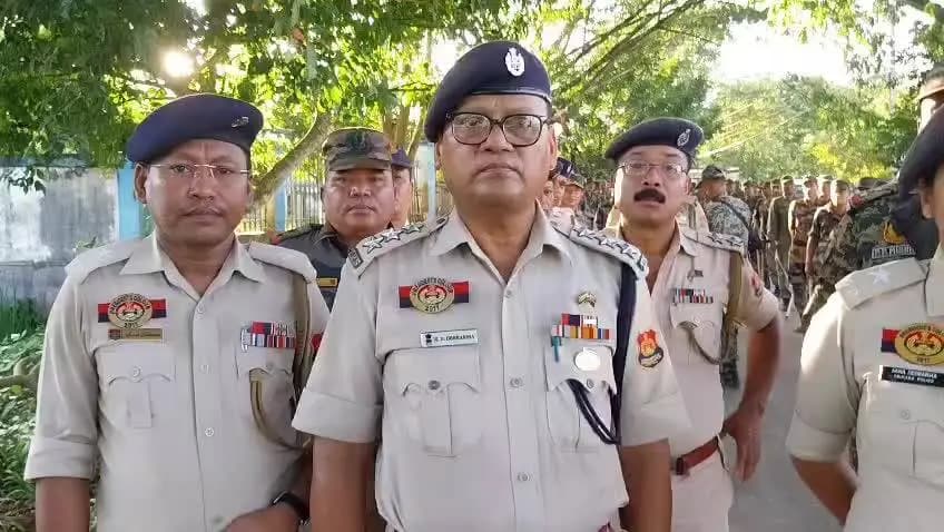 খোয়াই: ভোটের আগে খোয়াইয়ে পুলিশের শক্তি প্রদর্শন, একাধিক এলাকায় ফ্ল্যাগ মার্চ