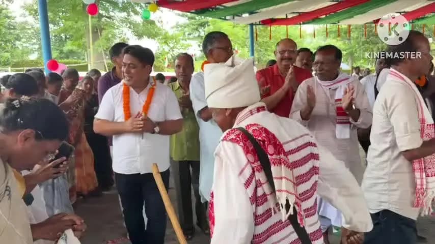 खूंटी: खूंटी बिरसा मुंडा पुस्तकालय के समीप करम अखाड़ा का उद्घाटन