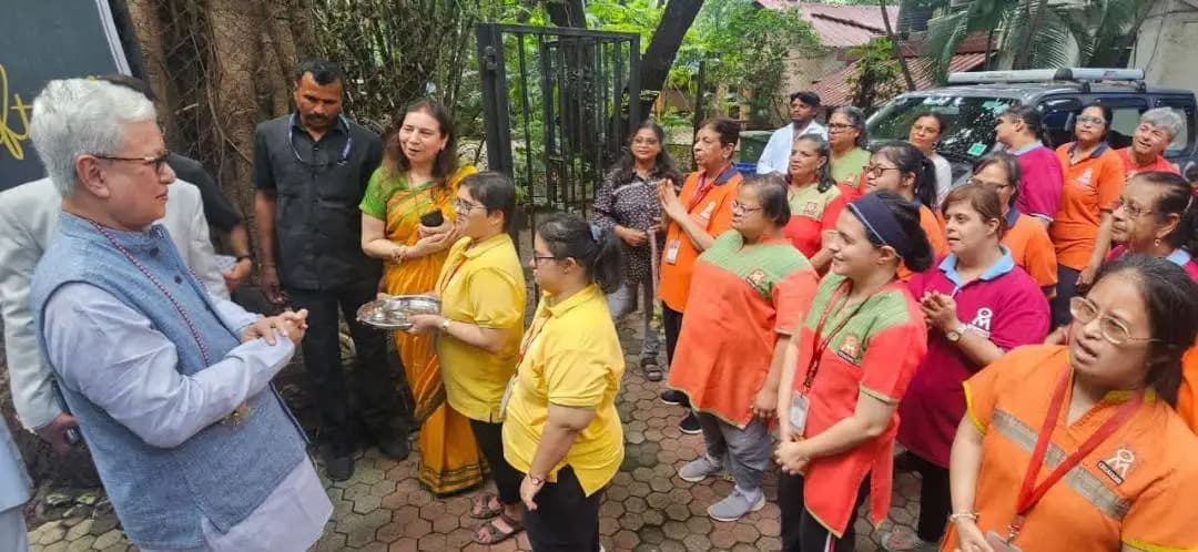 मुंबई उपनगर: राज्यपालांनी किंग जॉर्ज पंचम ट्रस्टमध्ये सेवा अभियानाची पाहणी केली