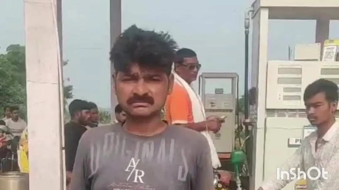 बोदरी: बिहार का धोखेबाज ट्रक ड्राइवर खलासी ट्रक से उतरकर हुआ फरार, सूचना पर राष्ट्रीय मानव अधिकार संभाग उपाध्यक्ष ईश्वर यादव