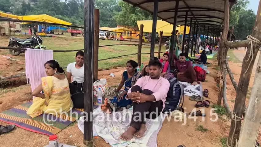 फरसगांव: मां लिंगेश्वरी के दर्शन के लिए 3 दिन पहले से लगी कतार, 23 सितंबर को खुलेगा गुफा मंदिर का द्वार, कई राज्यों से पहुंचे लोग