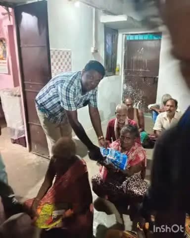 ଝାରସୁଗୁଡା: ସେବା ସପ୍ତାହରେ ବନ୍ଧପାଲି ବୃଦ୍ଧାଶ୍ରମରେ କମ୍ବଳ ବଣ୍ଟନ, ବୟୋଜ୍ୟେଷ୍ଠଙ୍କ ସହ ଭେଟିଲେ ବିଜେପି କର୍ମୀ