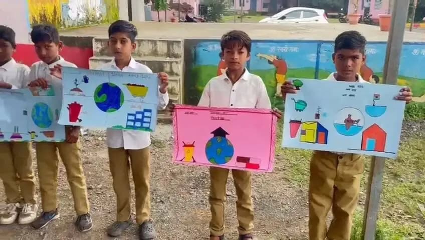🌟 सेवा संकल्प अभियान 2026
छात्रों में जनसेवा और 'विकसित भारत' का विजन जगाने के लिए सागर के विभिन्न स्कूलों में स्वच्छता अभियान, पौधारोपण और चित्रकला जैसी रचनात्मक गतिविधियों का आयोजन किया गया।
आइए, युवा शक्ति के साथ मिलकर राष्ट्र निर्माण में अपना योगदान दें! 🇮🇳✨#jansamparkMP #sagar #AshirwadKaDiya #SevaSankalp2026