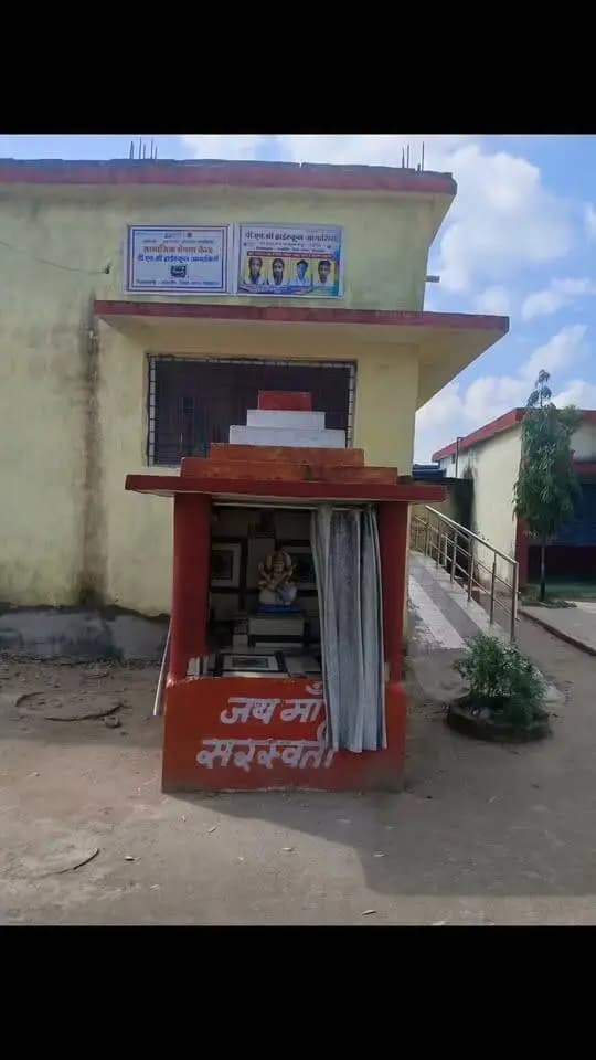 🌟 सेवा संकल्प अभियान 2026
छात्रों में जनसेवा और 'विकसित भारत' का विजन जगाने के लिए सागर के विभिन्न स्कूलों में स्वच्छता अभियान, पौधारोपण और चित्रकला जैसी रचनात्मक गतिविधियों का आयोजन किया गया।
आइए, युवा शक्ति के साथ मिलकर राष्ट्र निर्माण में अपना योगदान दें! 🇮🇳✨#jansamparkMP #sagar #AshirwadKaDiya #SevaSankalp2026