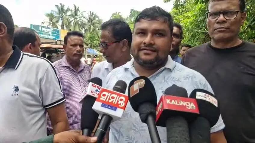 ଜଳେଶ୍ବର: Jaleswar sahara ra raasta shochoniya abastha re, chalaka mane asubhidha re