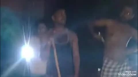 लालगंज: गलरा निवासी उमाशंकर मिश्र के घर में कोबरा सर्प दिखाई देने से मचा हड़कंप, सर्प मित्र ने उसे जंगल में छोड़ा