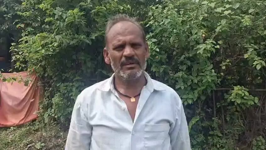 सेवा संकल्प अभियान 2026
सम्मान निधि की सौगात, जीवन में आया आर्थिक संबल और संतोष!इस वीडियो में ग्राम जनकपुर के रहने वाले श्री किशोर जी अपना अनुभव और खुशी साझा कर रहे है उन्होंने बताया कि उन्हें शासन की कल्याणकारी योजनाओं के तहत नियमित रूप से सम्मान निधि का लाभ प्राप्त हो रहा है इस वित्तीय सहायता और समर्थन के लिए उन्होंने माननीय प्रधानमंत्री मोदी जी का तहे दिल से धन्यवाद किया है
जनकल्याण और हर नागरिक का सशक्तिकरण, हमारी प्राथमिकता!
#jansamparkMP #sagar #AshirwadKaDiya #SevaSankalp2026