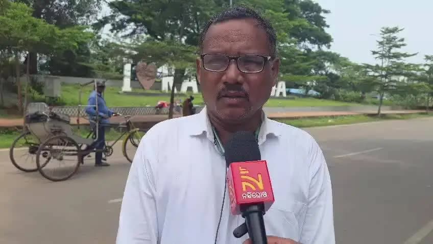 ବିଷମକଟକ: ରାୟଗଡ଼ା ଜିଲ୍ଲା ର ଆମଲାଭାଟା ପୂର୍ତ୍ତ ବିଭାଗ ରାସ୍ତା ଶୋଚନୀୟ ଲୋକେ ହେଉଛନ୍ତି ହୀନସ୍ତା ମରାମତି ଦାବି କଲେ ସ୍ଥାନୀୟ ବାସିନ୍ଦା