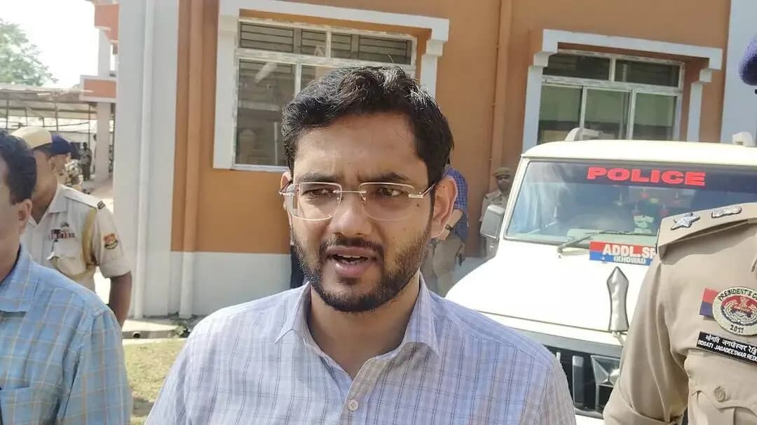 খোয়াই: তুলাশিখরে ভিলেজ নির্বাচনের কাউন্টিং হল পরিদর্শন করে সাংবাদিকদের মুখোমুখি জেলাশাসক