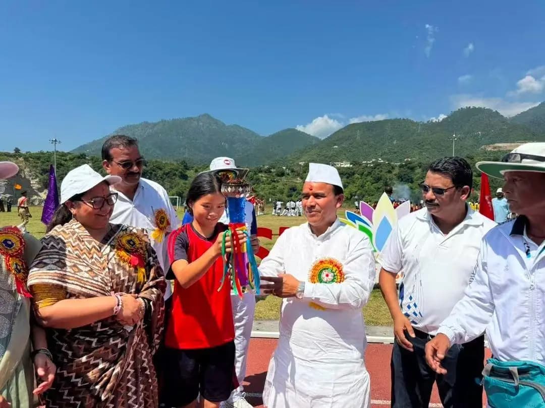 श्रीनगर: कैबिनेट मंत्री धन सिंह रावत ने श्रीकोट में मिनी गढ़देवा क्रीड़ा प्रतियोगिता में हिस्सा लिया